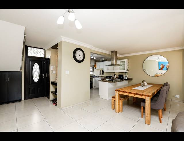3 BEDROOM HOUSE FOR SALE IN SUNNINGDALE